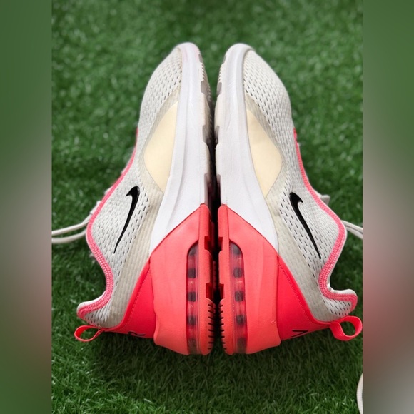 Nike

WMNS AIR MAX MOTION 2 'WHITE FLASH CRIMSON' Size 9 - Picture 1 of 7